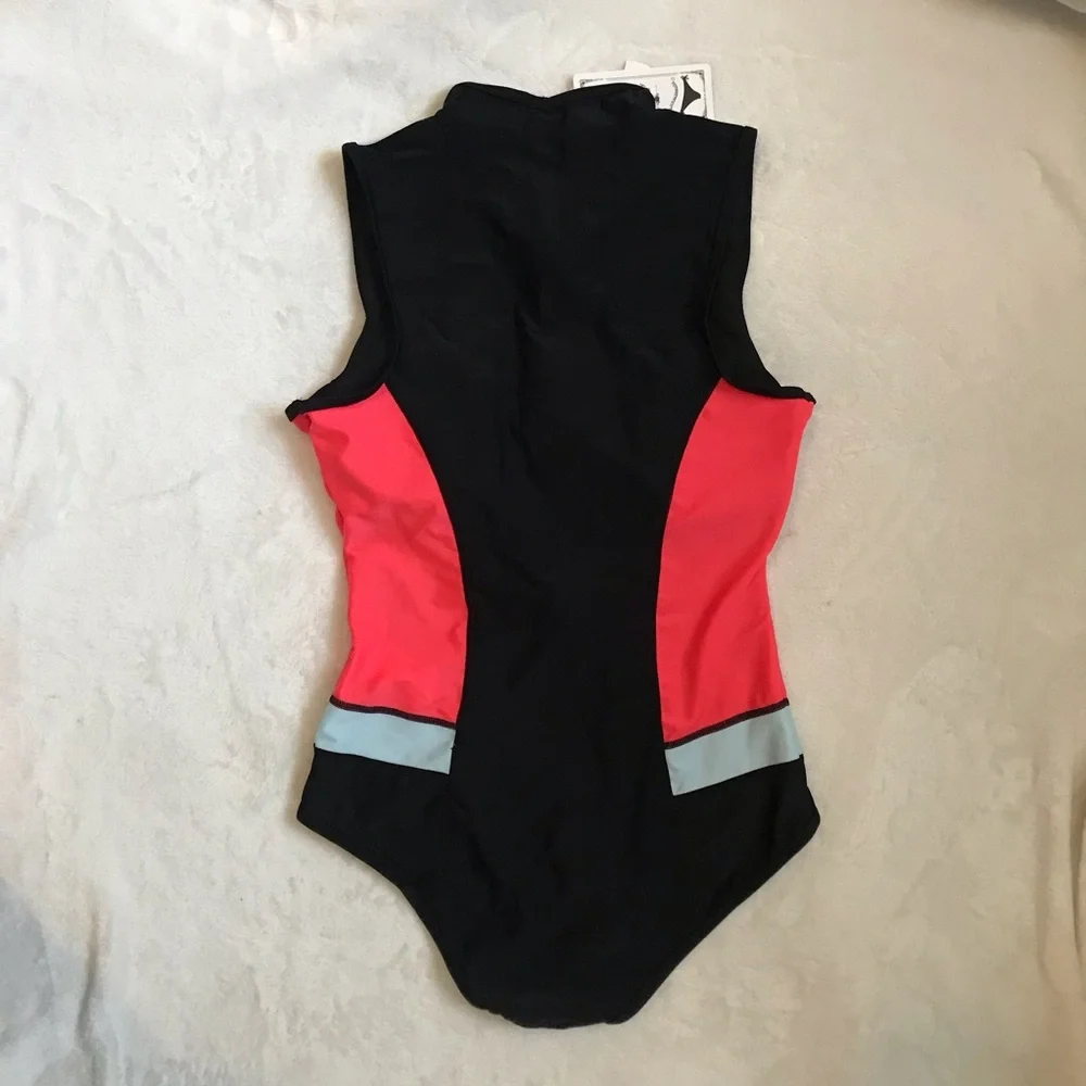 Color Block - Picture 5 of 5